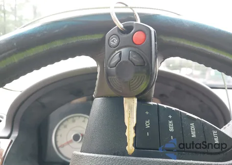 2008 Ford Taurus Limited z USA, uszkodzony, nr VIN 1FAHP25W78G107773